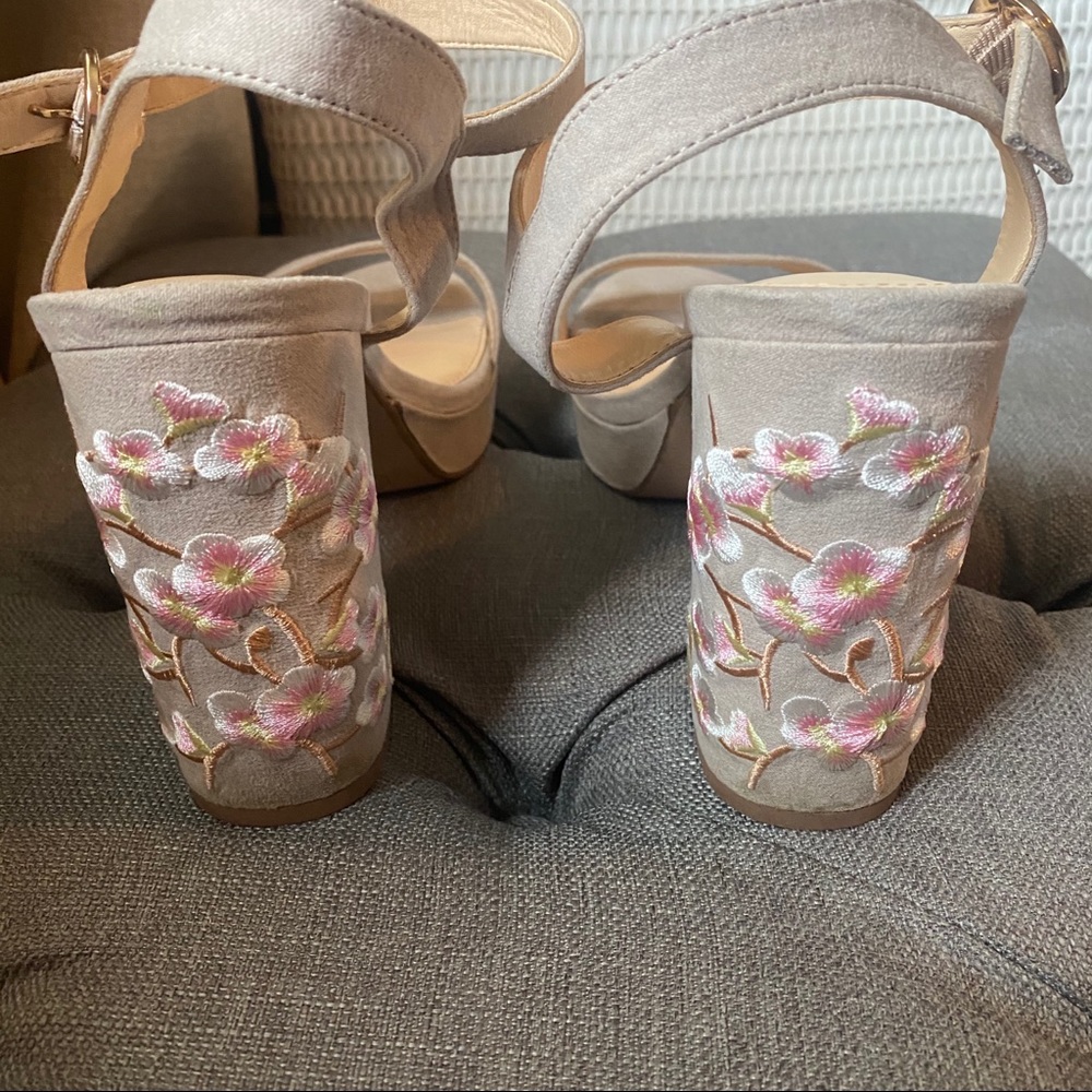 Embroidered Heels - Picture 3 of 5